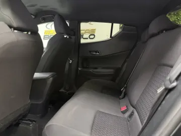 Car image 23