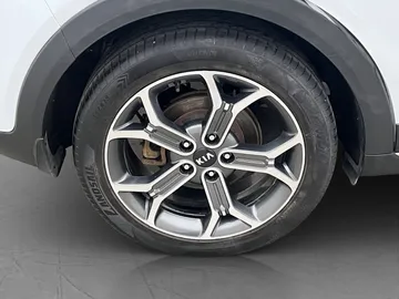 Car image 31