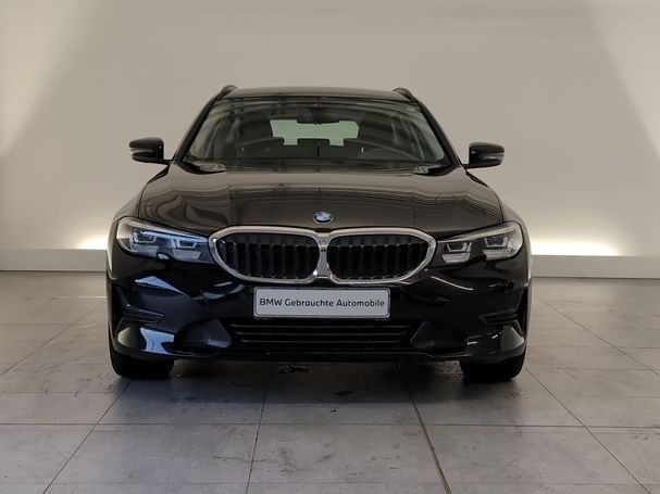 BMW 320i Touring 135 kW image number 2