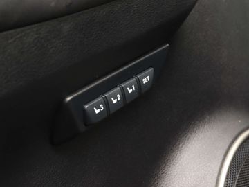 Car image 38