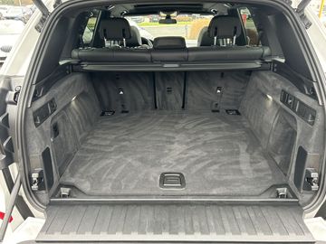 Car image 36