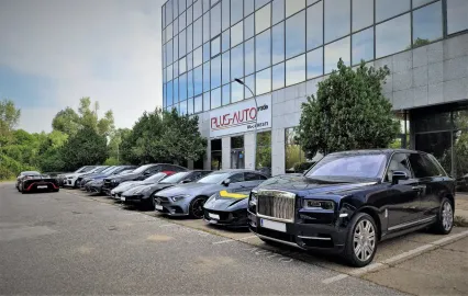 Car image 25