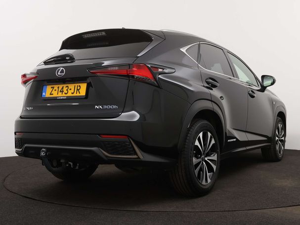 Lexus NX 300 h AWD 145 kW image number 2