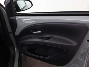 Car image 36