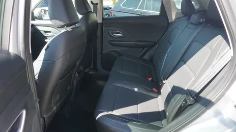 Car image 32