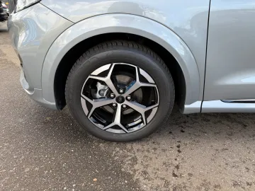 Car image 37