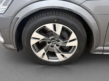 Car image 38