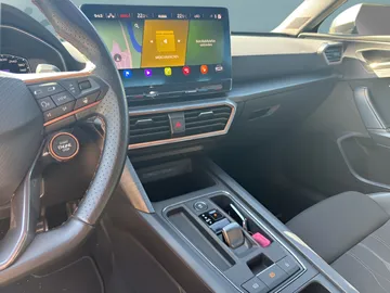 Car image 24