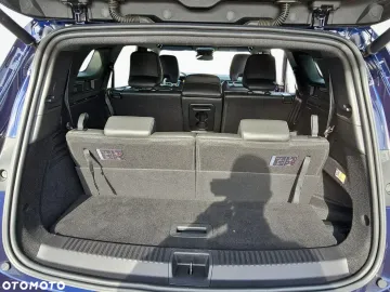 Car image 40