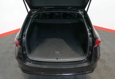 Car image 34