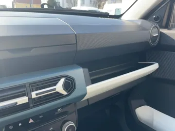 Car image 36