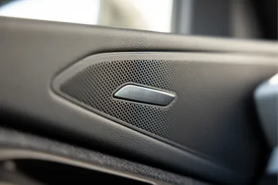Car image 33