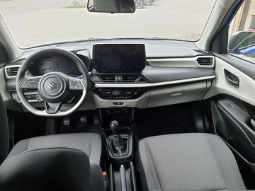 Car image 11