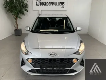 Car image 3