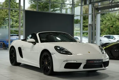 Car image 4