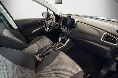 Car image 5
