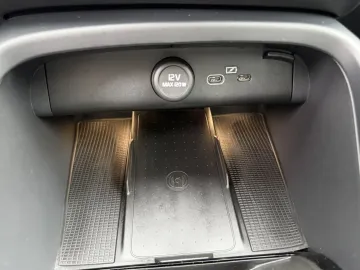 Car image 35