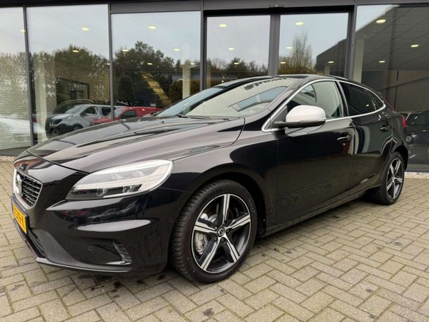 Volvo V40 T3 112 kW image number 1