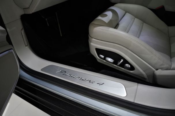 Porsche Panamera 4 E-Hybrid 340 kW image number 14