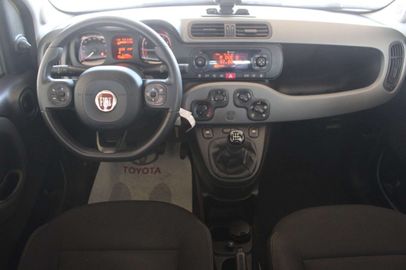 Car image 12