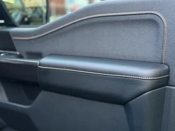 Car image 35