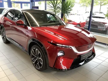 Car image 4