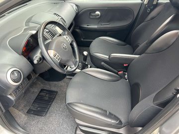 Car image 11