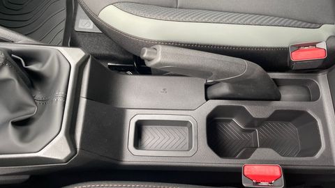 Car image 37