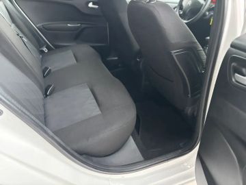 Car image 28