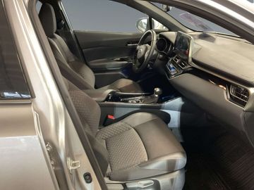 Car image 14