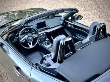 Car image 25