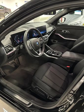 BMW 330d Touring 195 kW image number 26