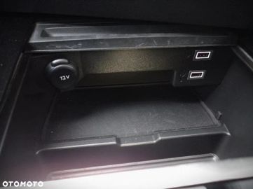 Car image 36