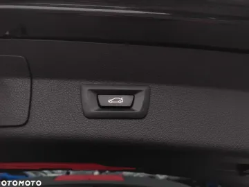 Car image 38