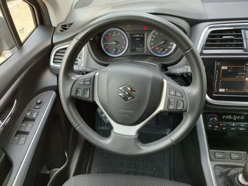 Car image 15