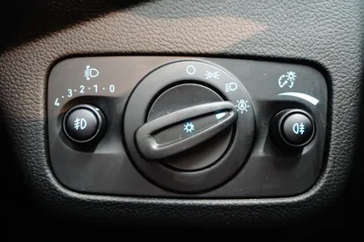 Car image 29