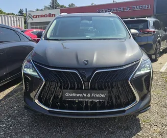 Car image 3