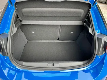 Car image 28