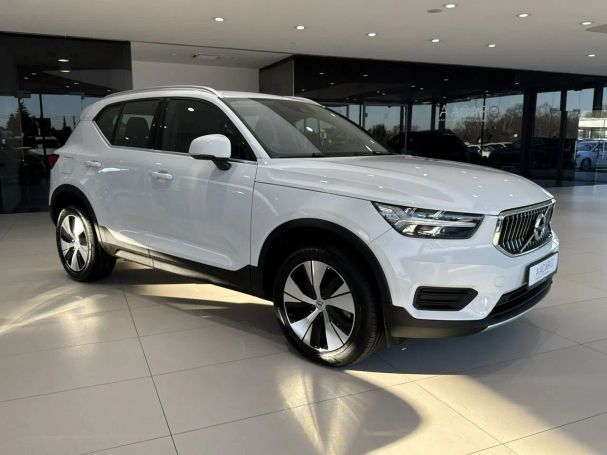 Volvo XC40 155 kW image number 2