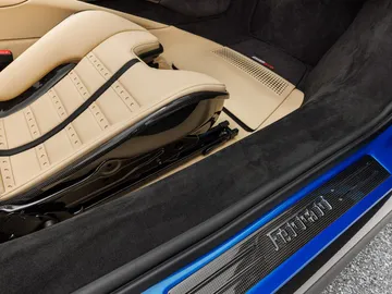 Car image 25