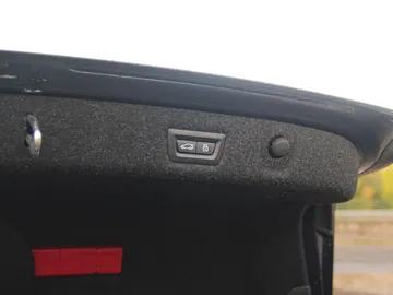 Car image 40