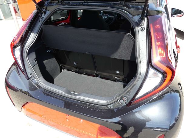 Toyota Aygo X 1.0 53 kW image number 6