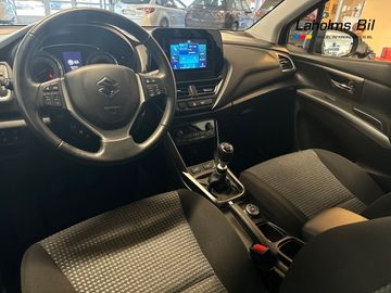 Car image 12