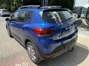 Car image 29