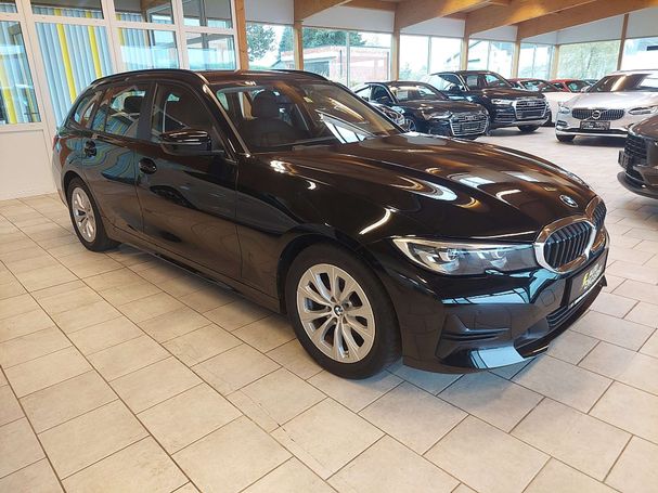 BMW 320d Touring xDrive 140 kW image number 3