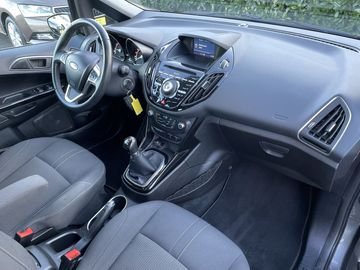 Car image 11