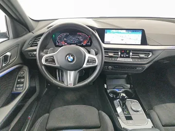 Car image 32