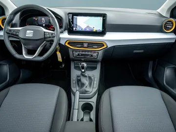 Car image 3
