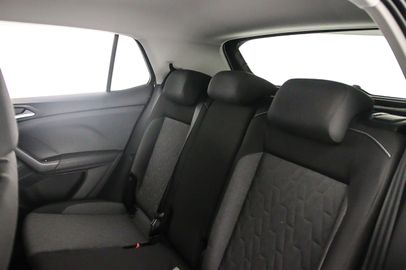 Car image 33