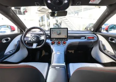 Car image 5